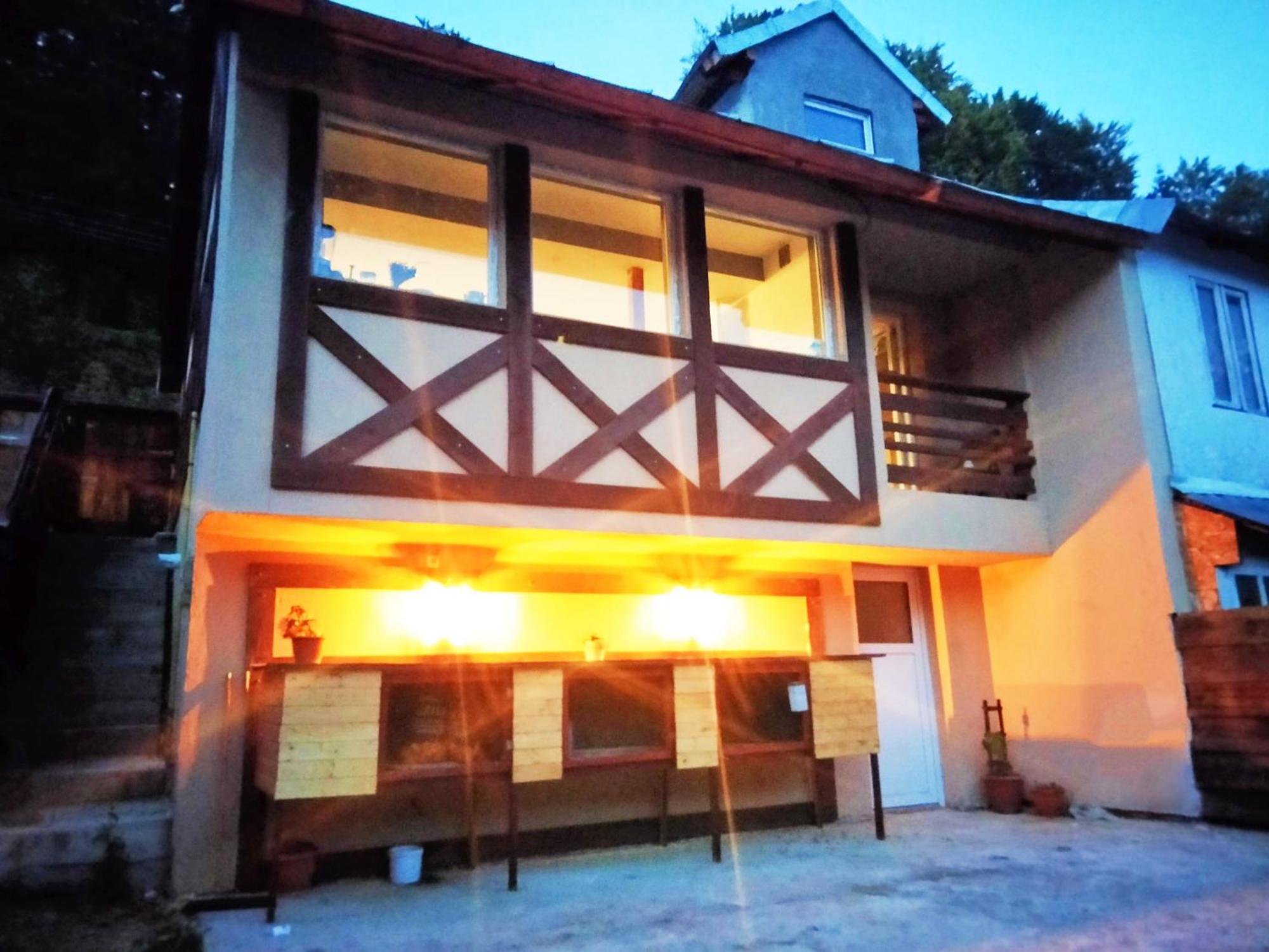 Doi Iepuri * Azuga